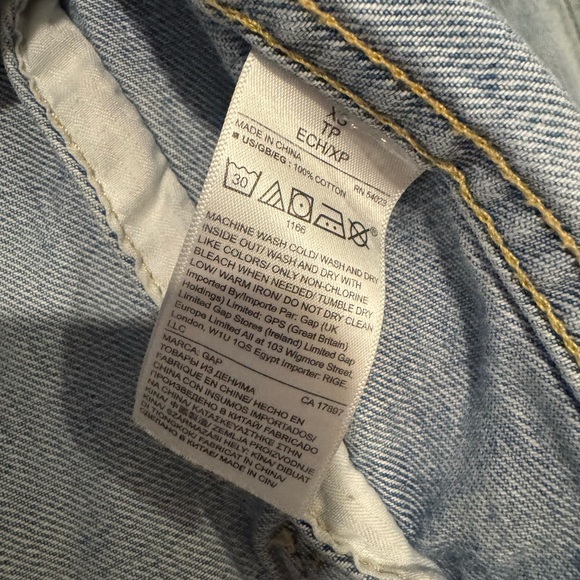 Like-New Gap Light Blue Oversized Distressed Denim Jacket 100% Cotton Size XS - Picture 6 of 6